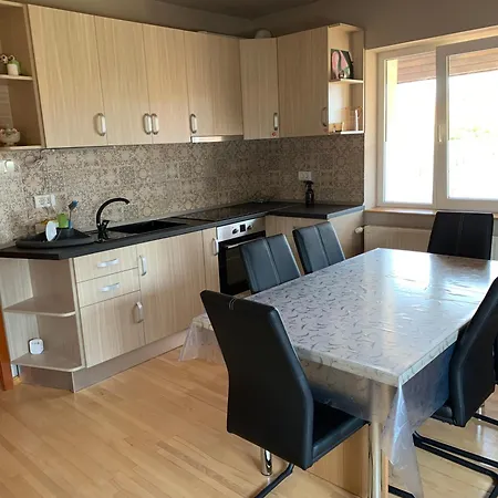 Gemuetliches & Geraeumiges Mit Balkon Apartment