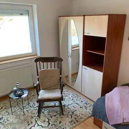شقة Gemuetliches & Geraeumiges Mit Balkon